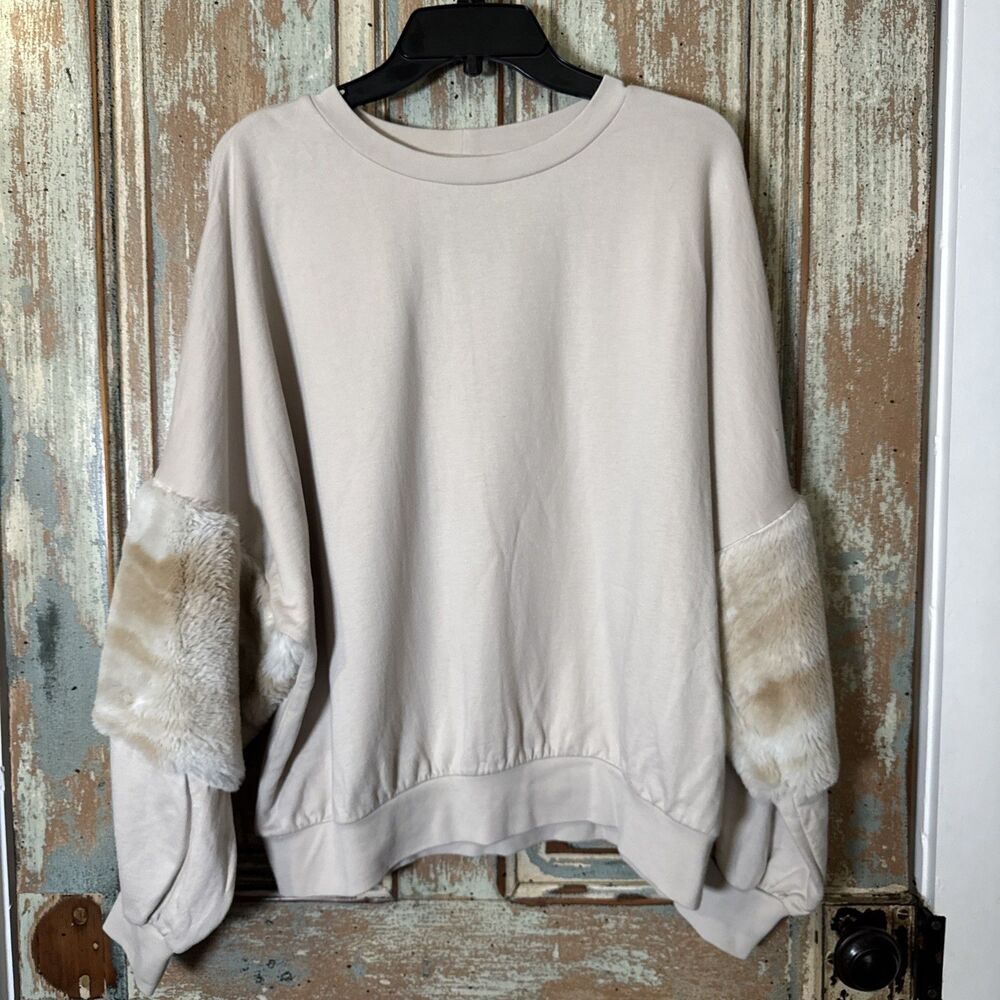 Young Fabulous & Broke Medium Dolman Sleeves W/Faux Fur Sweatshirt Mocha Cream